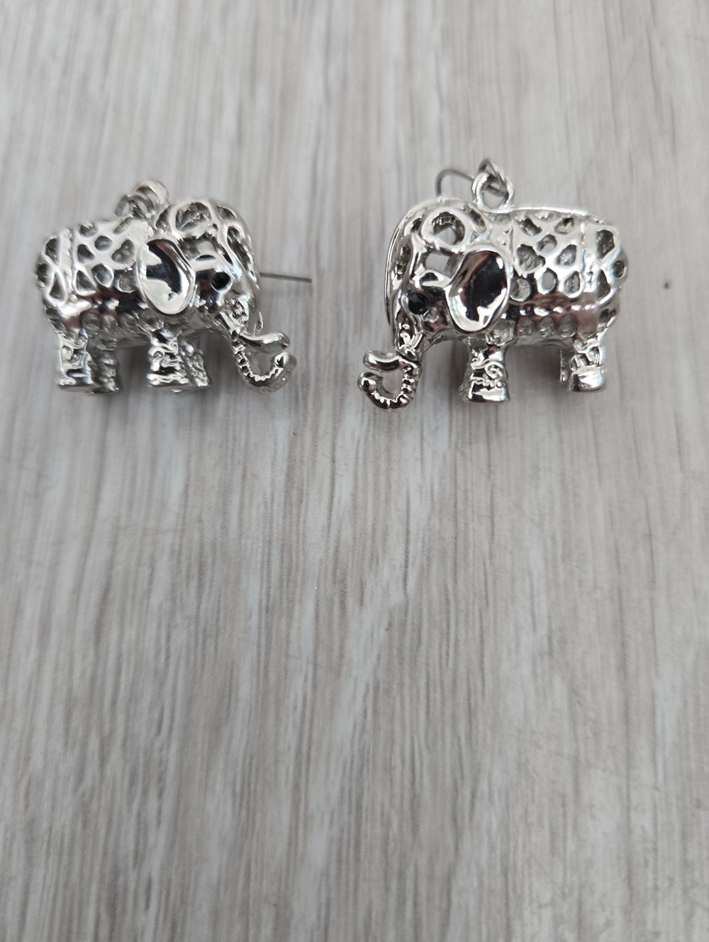 Vintage Silver-Tone Filigree Elephant Drop Dangle 1" Earrings